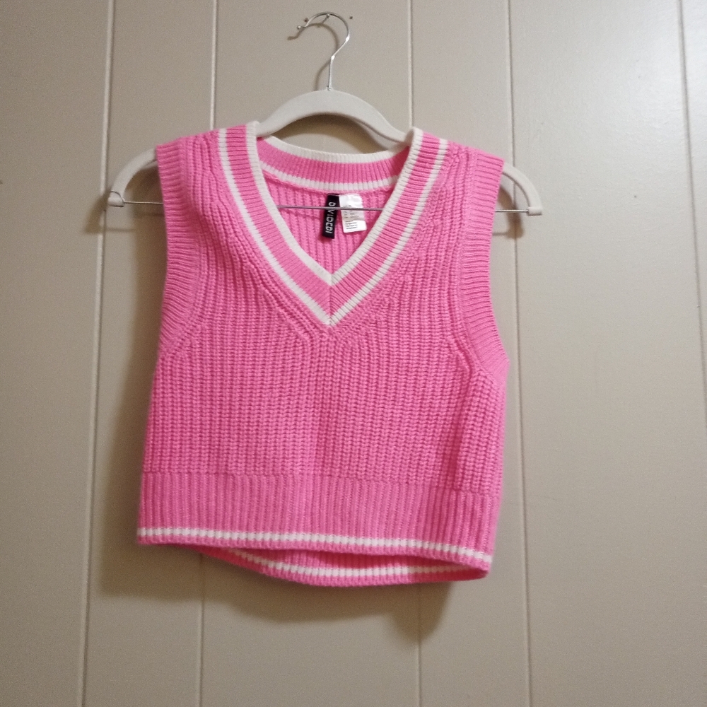 H and M cropped sweater